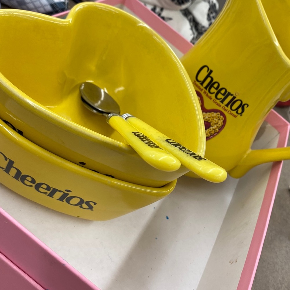 Cheerios Milk pitcher, bowls, and spoons